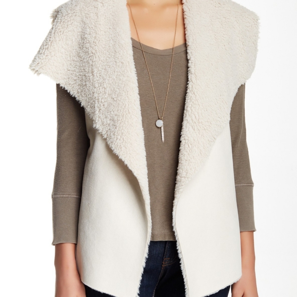Romeo & Juliet Couture vest size medium